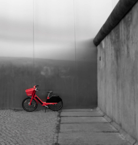 red bike Gerd Bröker Annahme